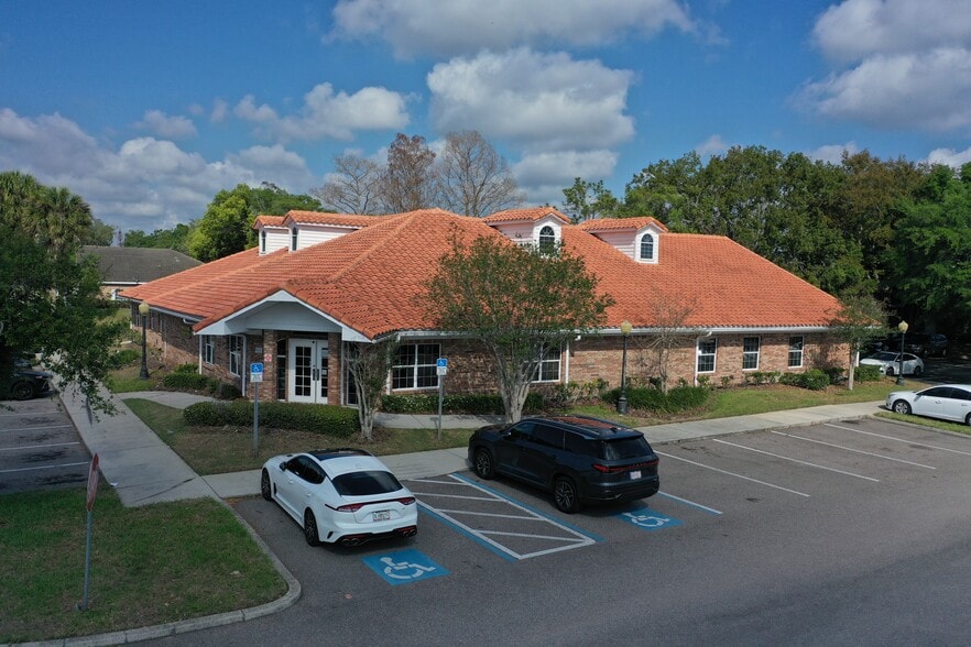 Primary Photo Of 825 E Oak St, Kissimmee Medical For Sale