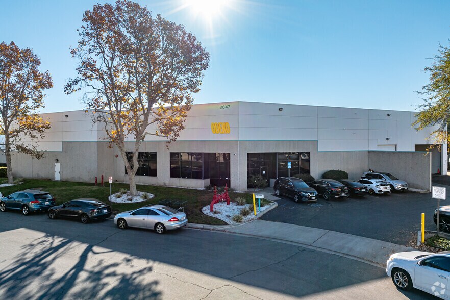 More Photos Of 3647 Shasta St, Chino Warehouse For Lease
