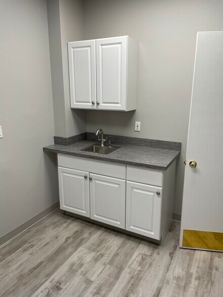 More Photos Of 189 (NYS) Route 25, Riverhead Medical For Sale