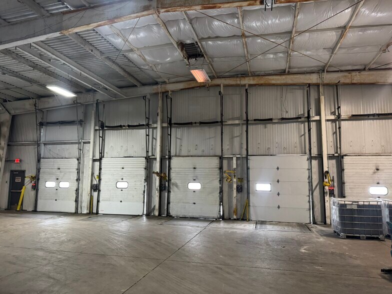 More Photos Of 220 W Ewing Ave, South Bend Refrigeration Cold Storage For Sale