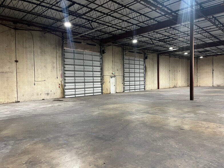 More Photos Of 7921 SW 34th St, Oklahoma City Warehouse For Lease