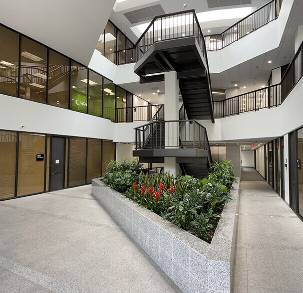 More Photos Of 7670 Woodway Dr, Houston Office For Lease