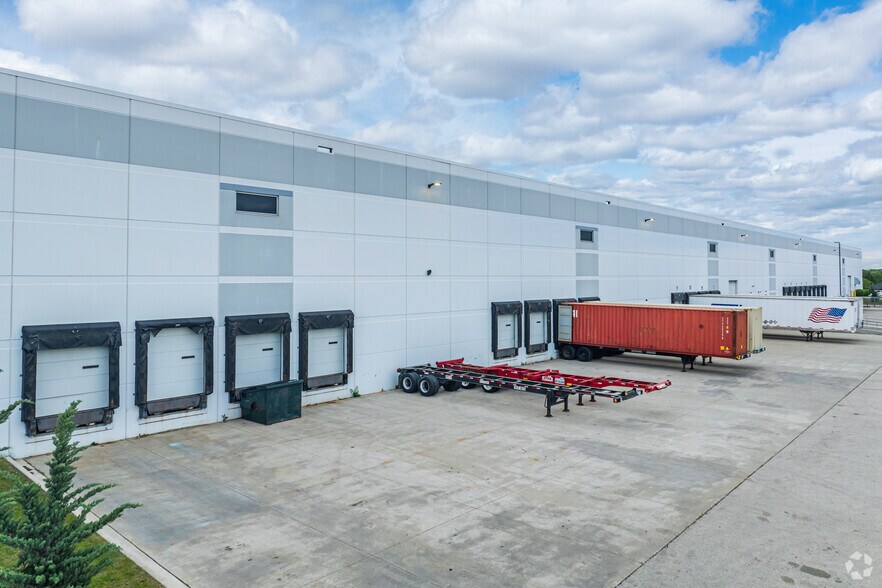 More Photos Of 2401 W Haven Ave, New Lenox Industrial For Sale