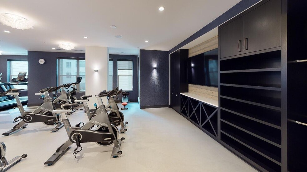 More Photos Of 916 W Broad St, Falls Church Coworking Space