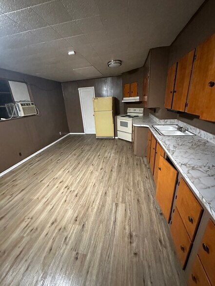 More Photos Of 616 Columbia Ave, Bridgeport Multifamily For Sale