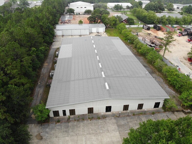 More Photos Of 241 Highway 1085, Madisonville Warehouse For Lease