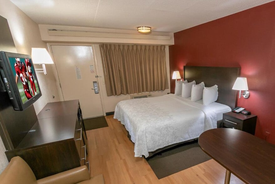 More Photos Of 1813 Crestwood Blvd, Irondale Hotel For Sale