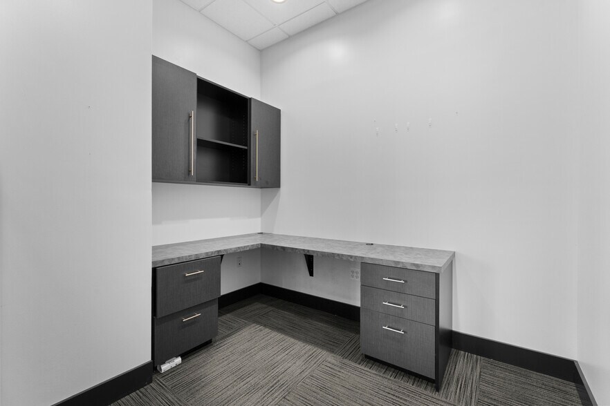 More Photos Of 7373 Comfort Inn Dr, Warrenton General Retail For Sale