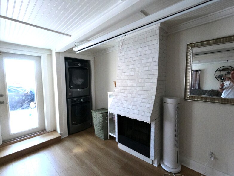 More Photos Of 72 62nd Pl, Long Beach Restaurant For Sale