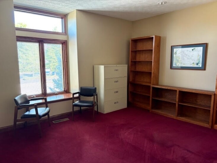 More Photos Of 1081 N University Blvd, Middletown Office For Lease