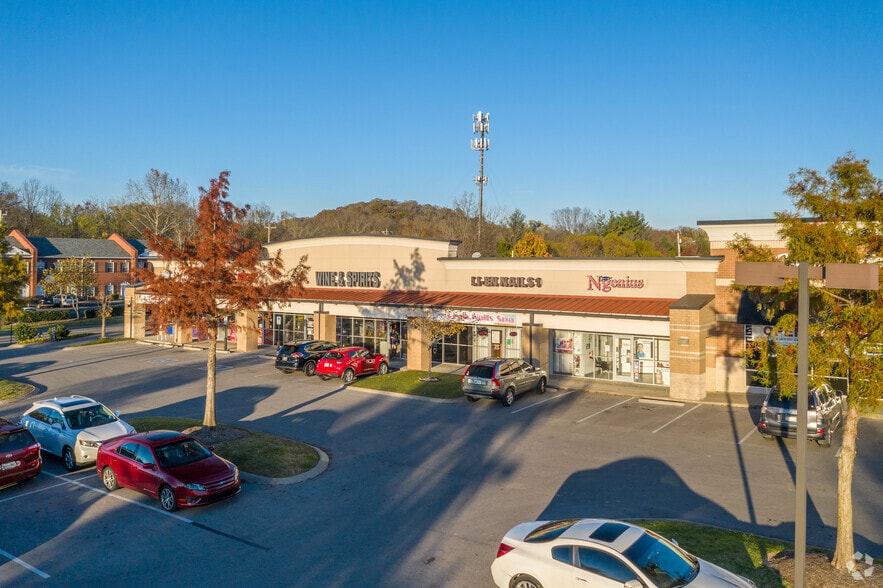 More Photos Of 1110 Hillsboro Rd, Franklin Unknown For Lease