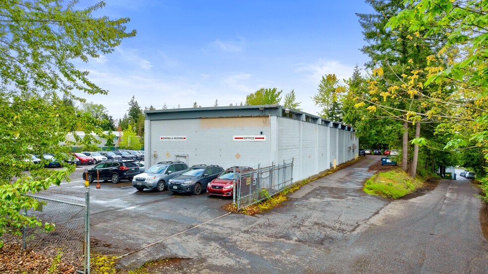 More Photos Of 11805 NE 116th St, Kirkland Warehouse For Sale