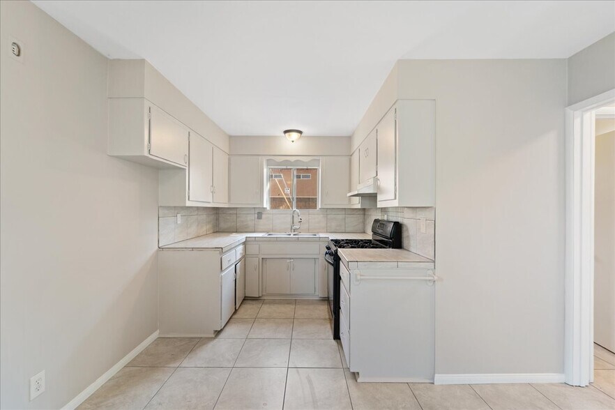 More Photos Of 171 N Hemet St, Hemet Apartments For Sale