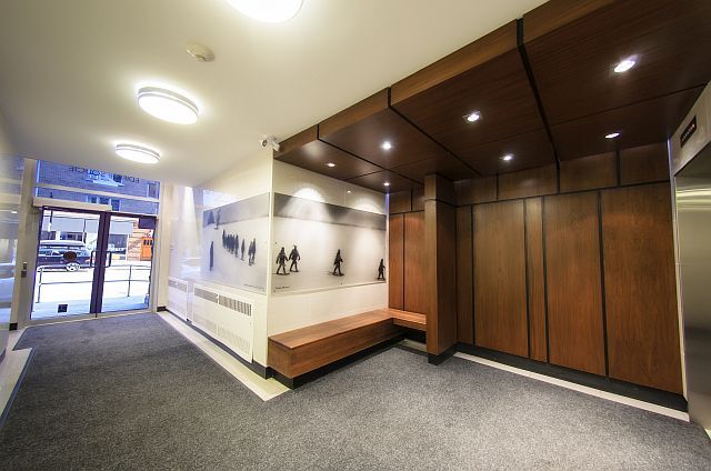 More Photos Of 2-14 Boul Désaulniers, Saint-lambert Office For Lease