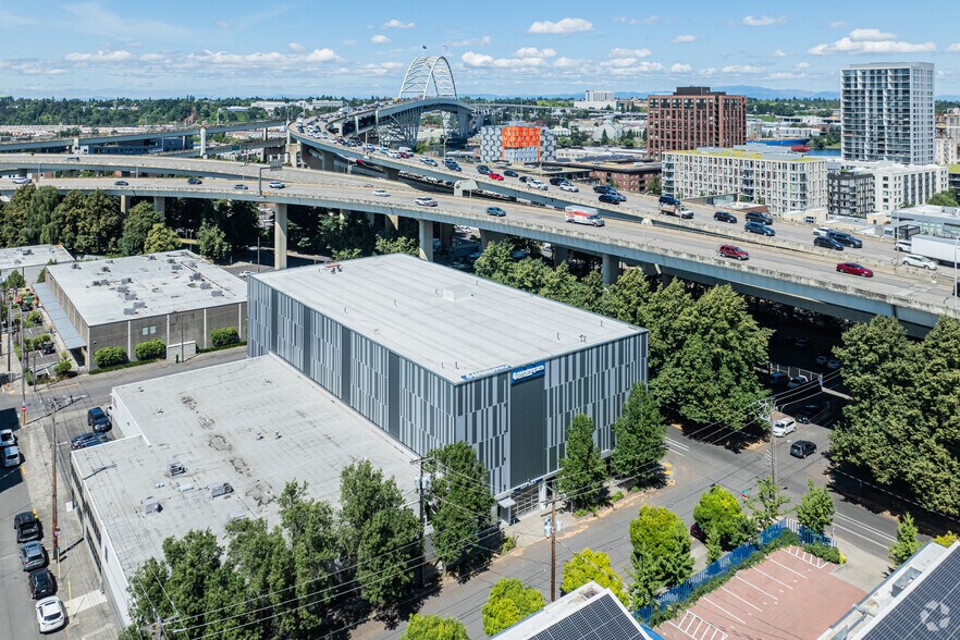 More Photos Of 1323 NW 16th Ave, Portland Specialty For Sale