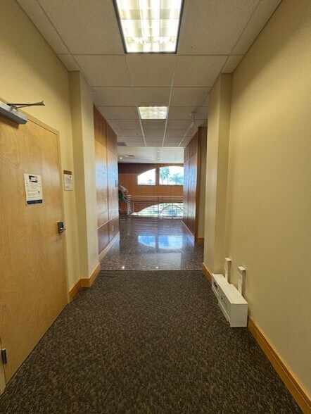 More Photos Of 7341 Office Park Pl, Melbourne Office Residential For Lease