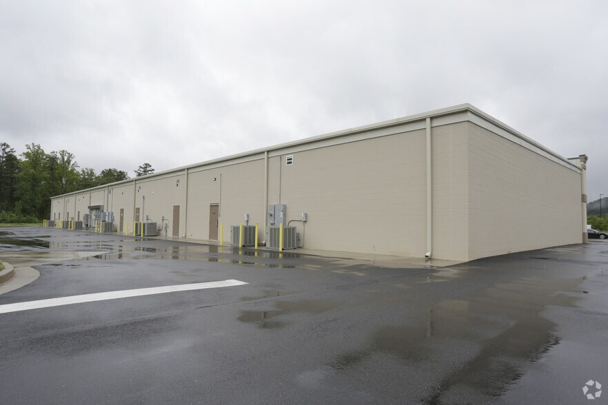 More Photos Of 120 Donald E Thurmond Pky, Cleveland General Retail For Lease