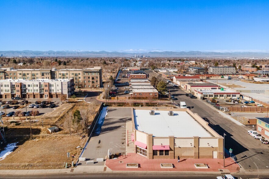 More Photos Of 1395 Peoria St, Aurora Freestanding For Sale