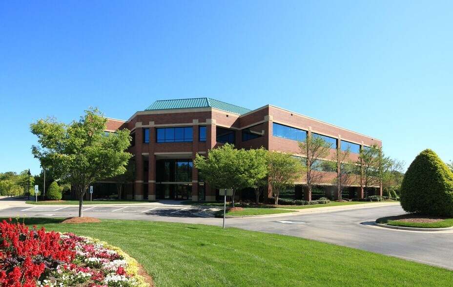 More Photos Of 801 Corporate Center Dr, Raleigh Office Residential For Lease