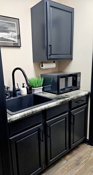 More Photos Of 10315 Dawson's Creek Blvd, Fort Wayne Coworking Space