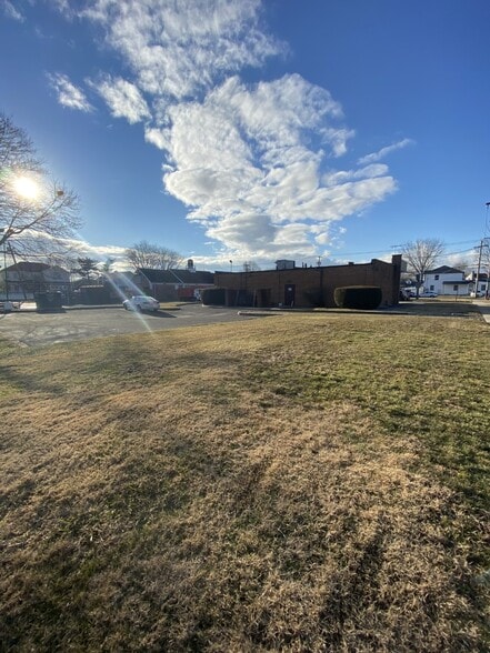 More Photos Of 1620 Front St, East Meadow Medical For Sale