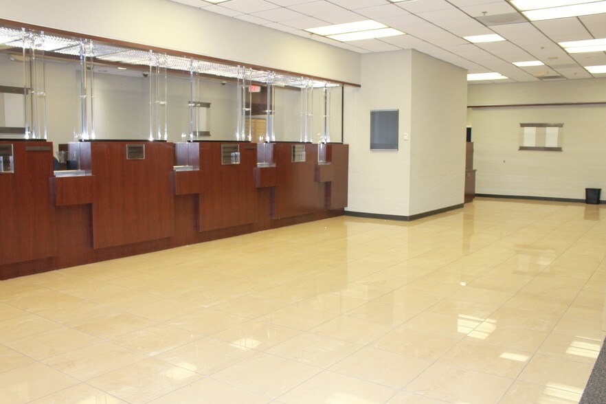 More Photos Of 5400-5416 NW 72nd Ave, Miami Light Distribution For Lease