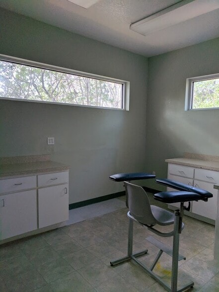 More Photos Of 150 SE 17th St, Ocala Office For Sale