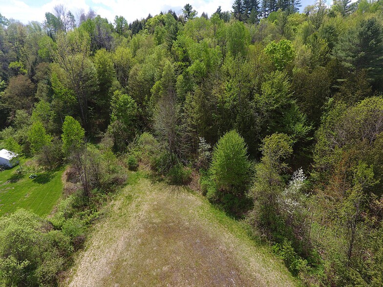 More Photos Of 303 Willoughby Ave, Orleans Freestanding For Sale