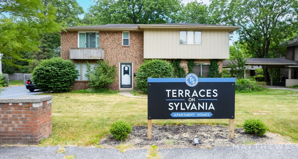 More Photos Of 4445-4455 W Sylvania Ave, Toledo Apartments For Sale