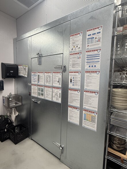 More Photos Of 3616 Spring Mountain Rd, Las Vegas Freestanding For Lease