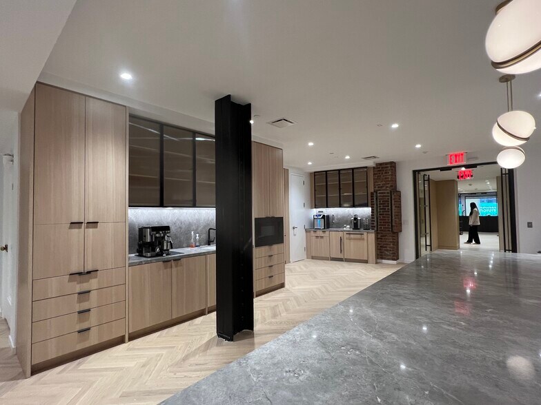 More Photos Of 1501 Broadway, New York Office For Lease