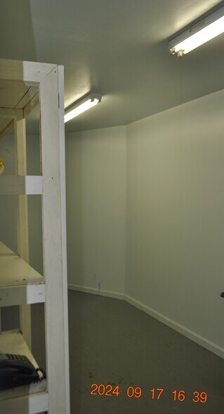 More Photos Of 2224 E Fayette St, Baltimore Warehouse For Lease