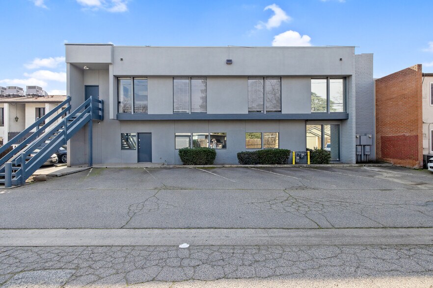 More Photos Of 1620 W Mineral King Ave, Visalia Office For Sale