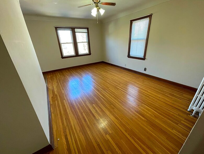 More Photos Of 1631 Charles Ave, Saint Paul Apartments For Sale