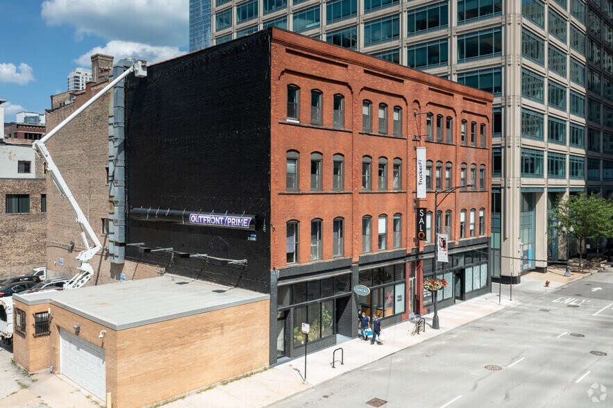 Primary Photo Of 560-564 W Washington Blvd, Chicago Office For Lease