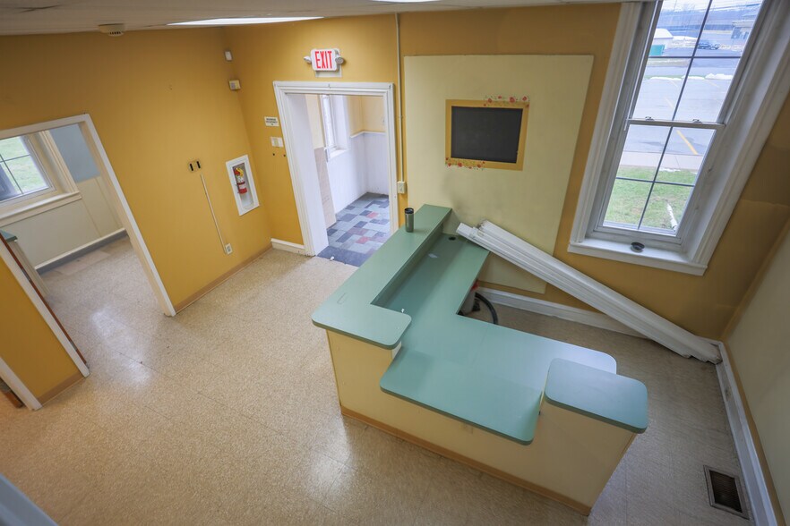 More Photos Of 1645-1655 Hausman Rd, Allentown Storefront Retail Office For Lease