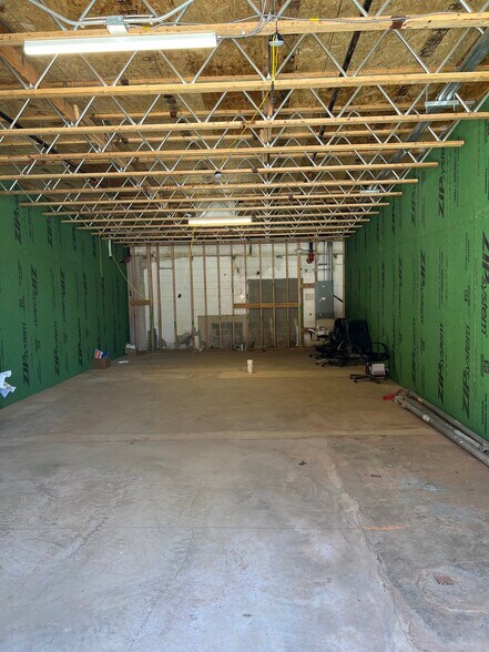 More Photos Of 140 E 5th St, Edmond Unknown For Lease