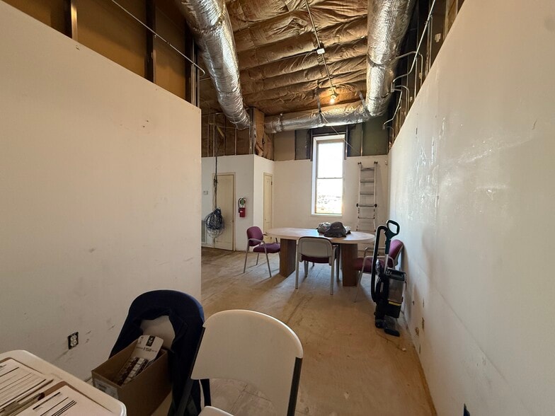 More Photos Of 506 W Will Rogers Blvd, Claremore Storefront For Sale