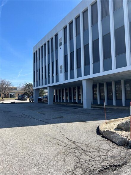 More Photos Of 23215 Commerce Park Rd, Beachwood Office For Lease