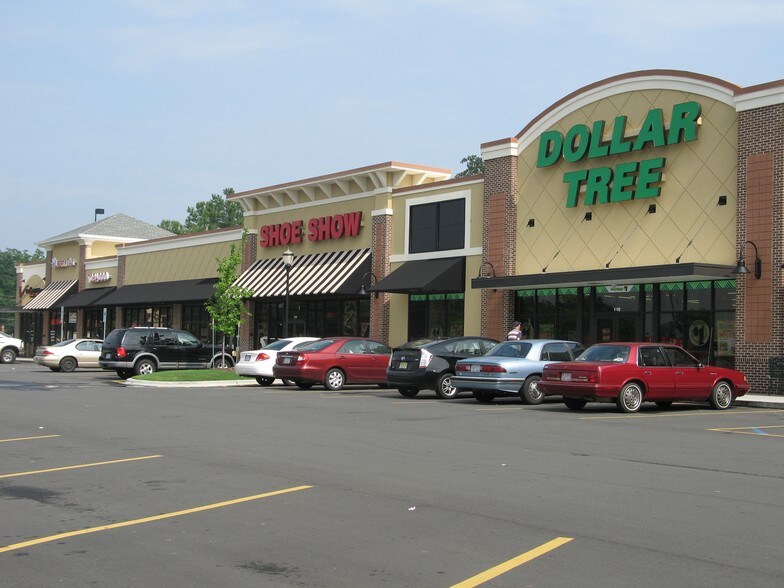 More Photos Of 1011 Lewis St, Oxford Freestanding For Lease