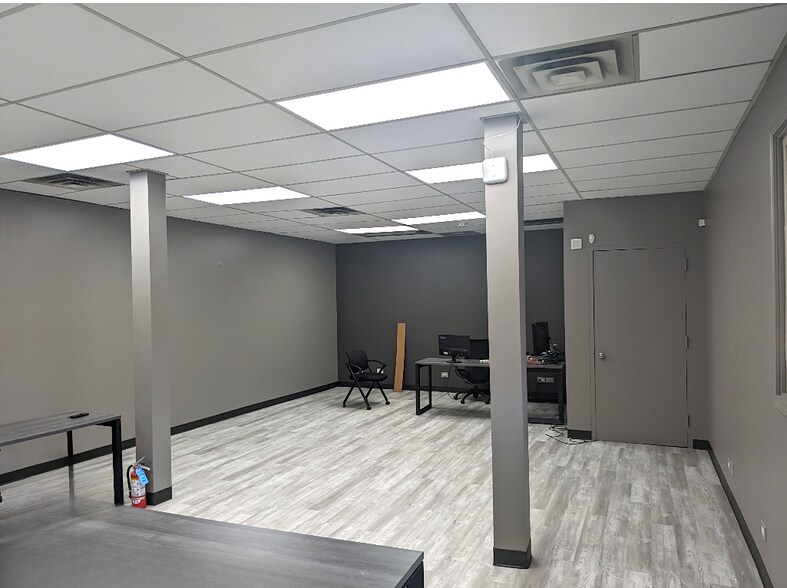 More Photos Of 448 N Halsted St, Chicago Warehouse For Lease