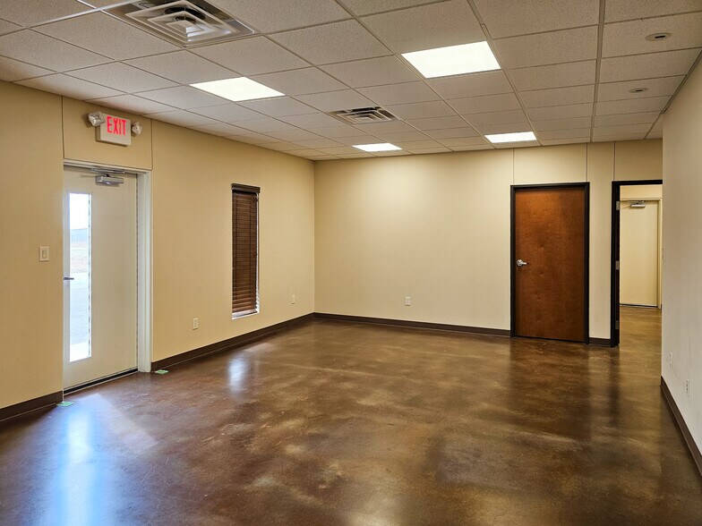 More Photos Of 110 CR 141, Sweetwater Warehouse For Sale