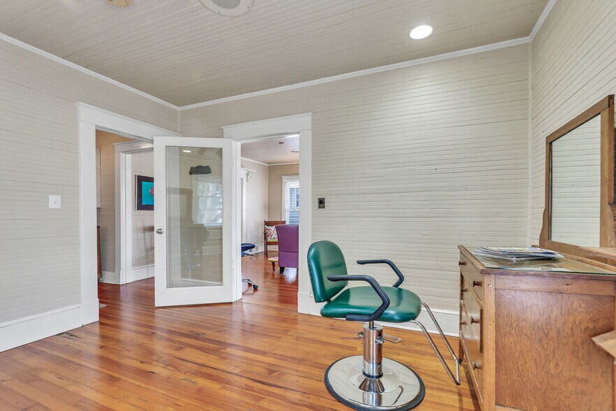 More Photos Of 104 State St, Greensboro Freestanding For Sale
