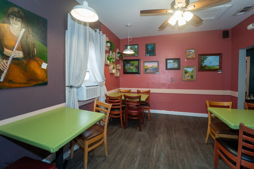 More Photos Of 40 S Dixie Hwy, Saint Augustine Storefront Retail Residential For Sale