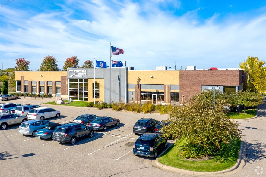 More Photos Of 4301 Dean Lakes Blvd, Shakopee Office For Lease