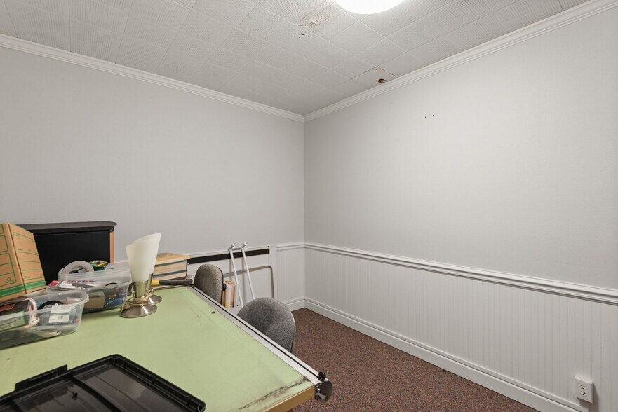 More Photos Of 102 Paisley St, Greensboro Coworking Space