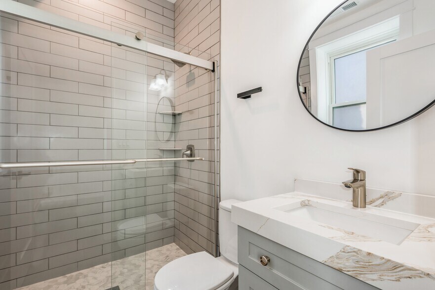 More Photos Of 1535 W Estes Ave, Chicago Multifamily For Sale