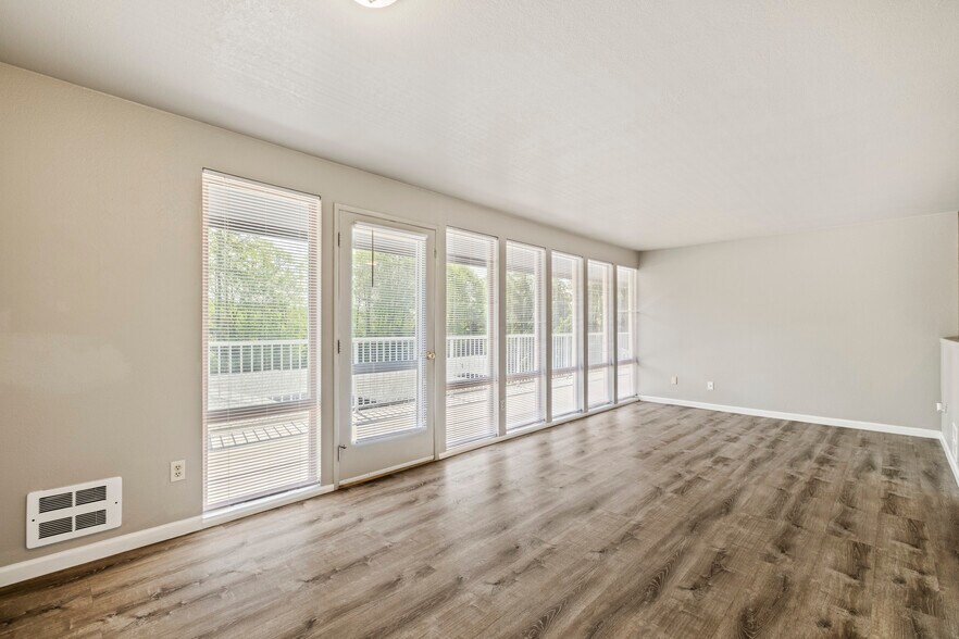More Photos Of 21125 81st Dr NE, Arlington Apartments For Sale