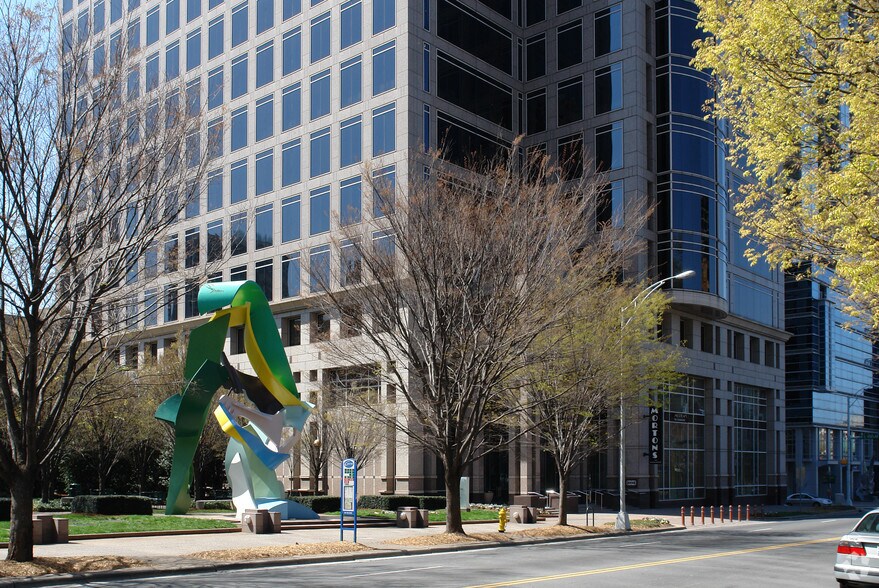 More Photos Of 227 W Trade St, Charlotte Office For Lease