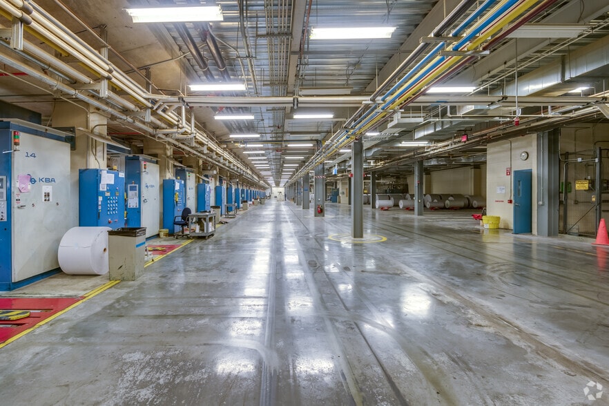 More Photos Of 4101 W Burnham St, West Milwaukee Manufacturing For Sale